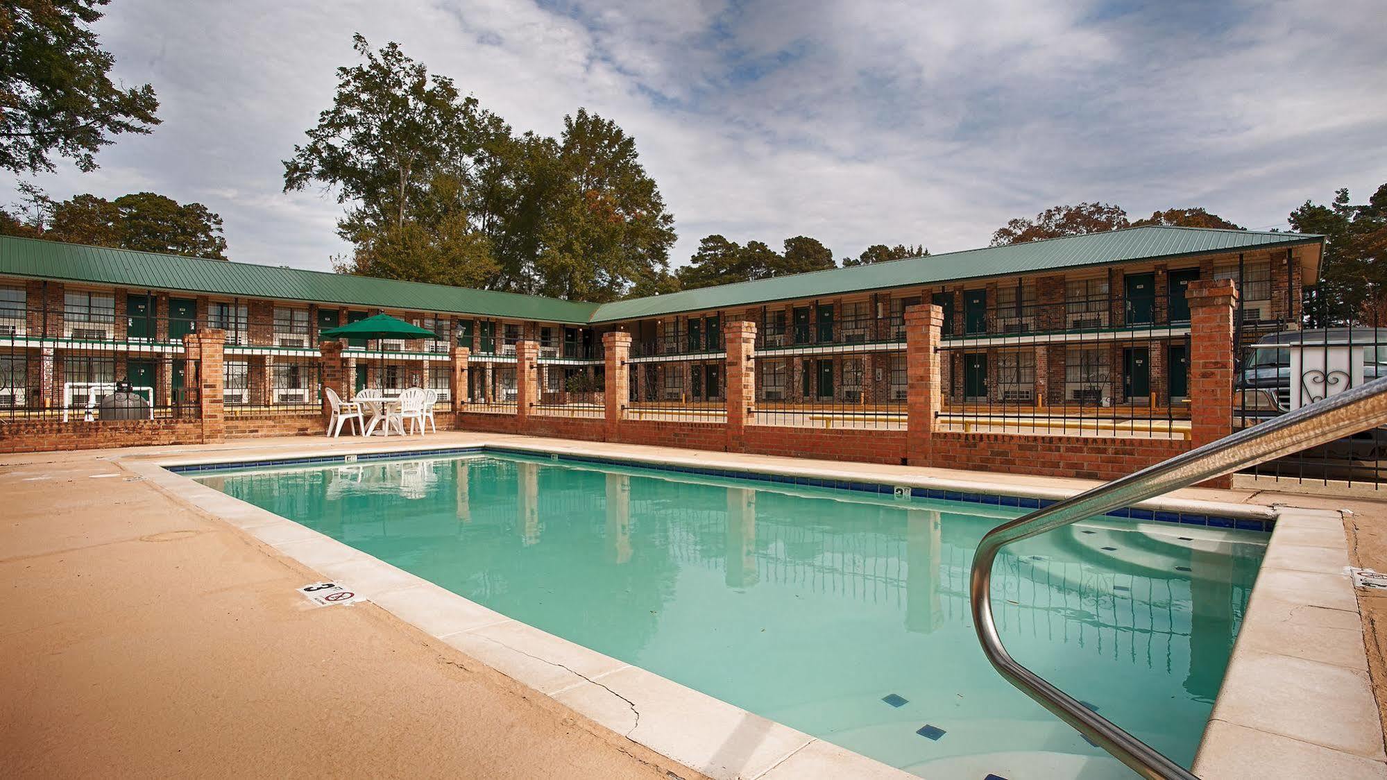 The Winnfield Lodge Exterior photo